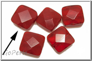 Bhm. Glasperle, Quadrat, facetiert, 10x10x5,4mm, ruby, trans., 5 Stk.