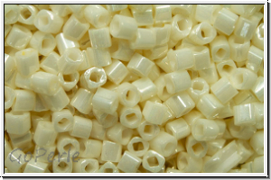 TCS-15-0122, TOHO Cubes, 1,5mm, white, navajo, op., luster, 5g