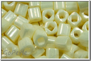 TC-04-0122, TOHO Cubes, 4mm, white, navajo, op., luster, 10g