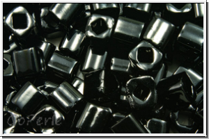 TC-04-0049, TOHO Cubes, 4mm, black, op., 10g