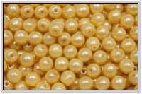 bhm. Glasperle, rund, 4mm, cream, op., luster, 50 Stk.